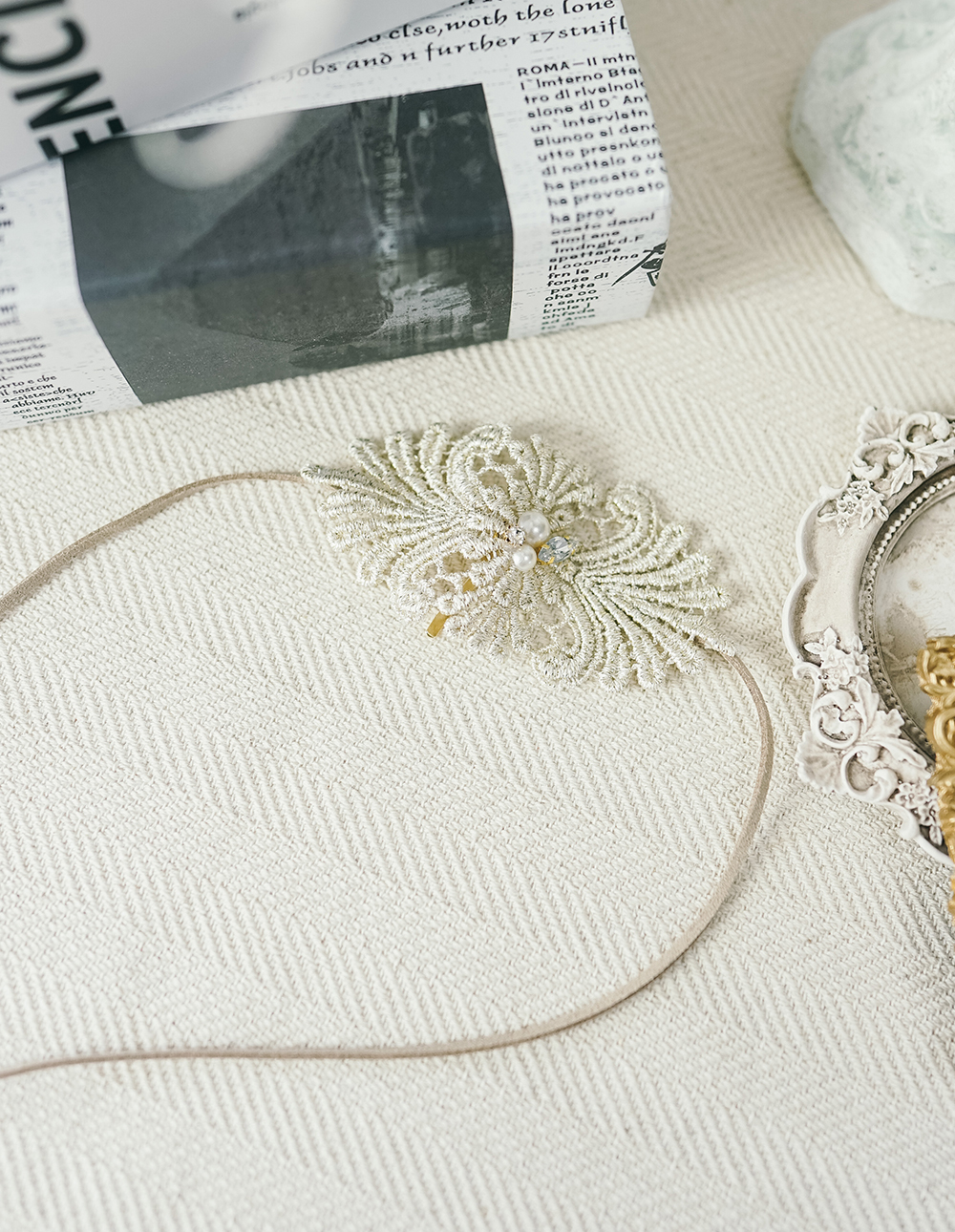 手工金線珍珠麂皮繩髮叉