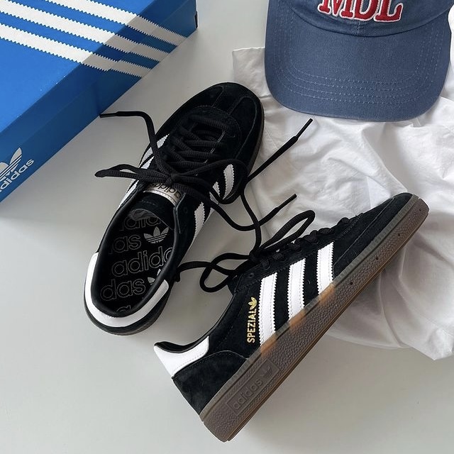 ADIDAS HANDBALL SPEZIAL 黑黑白麂皮DB3021 男女鞋