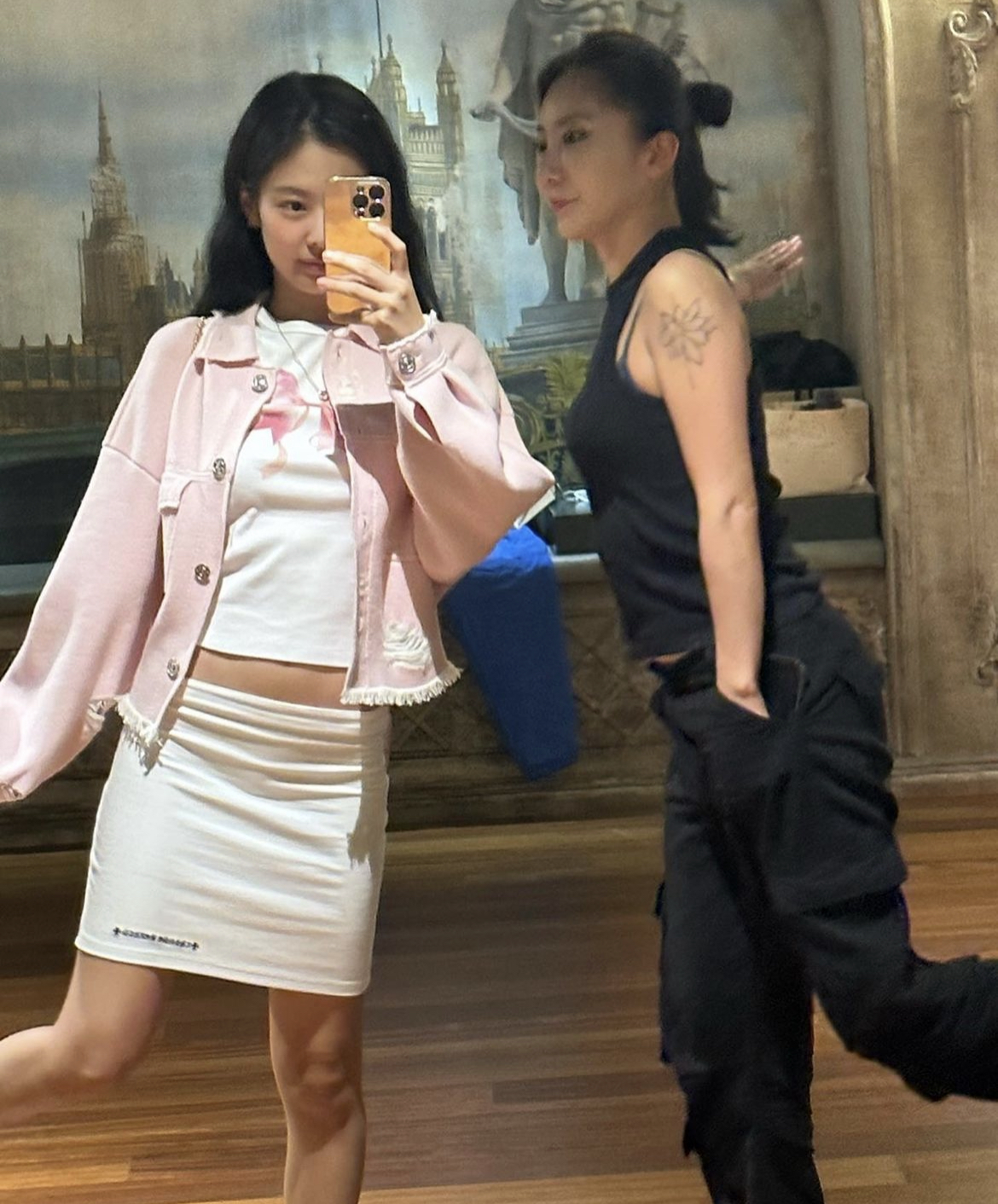 [JENNIE同款] ronron -DOUBLE RIBBON SLIM CROP T SHIRT WHITE PINK