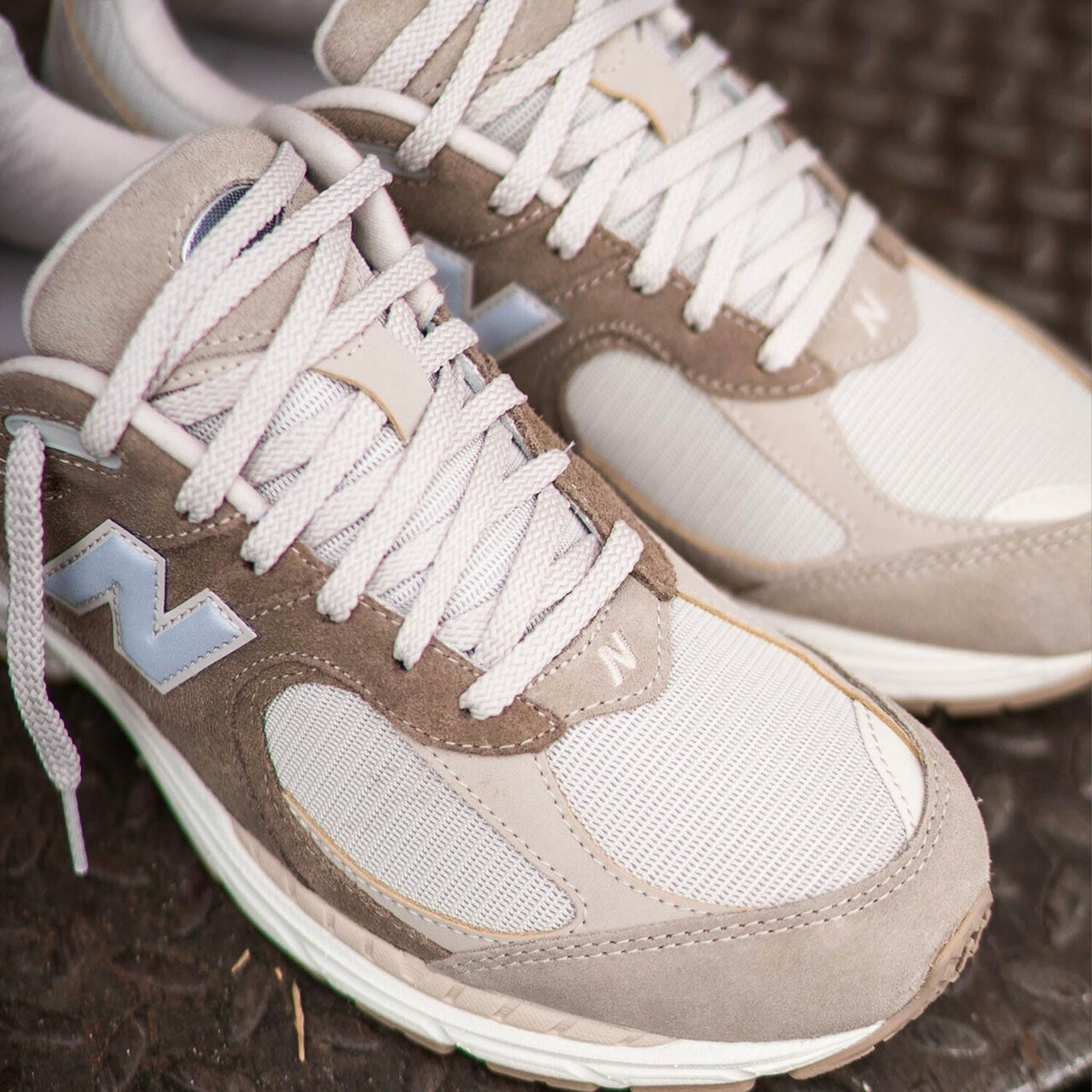 New Balance 2002R Driftwood 奶茶 米棕 煙燻楓糖 麂皮 拼接 復古 情侶鞋