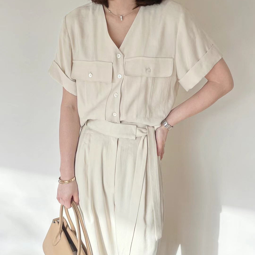 V領袖反摺質感排釦襯外(奶白)