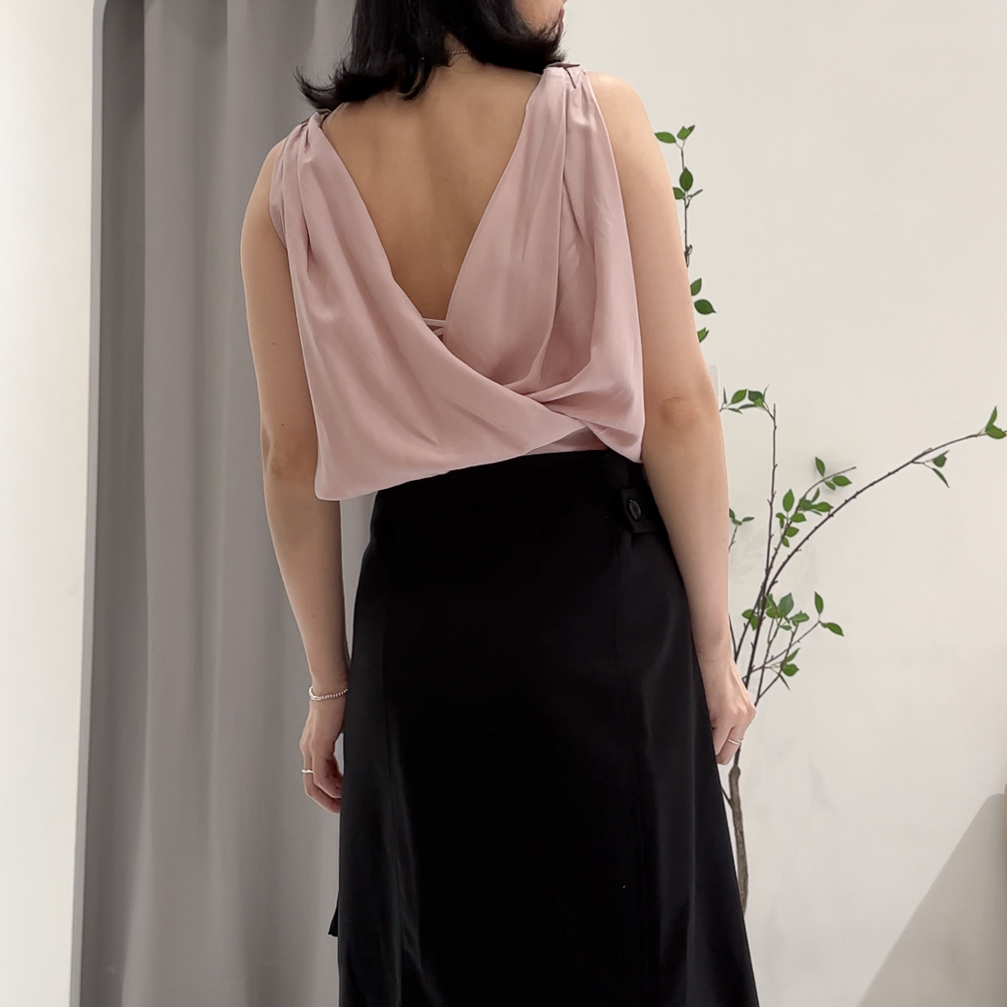 設計交錯釦縮擺背心(粉/藍)