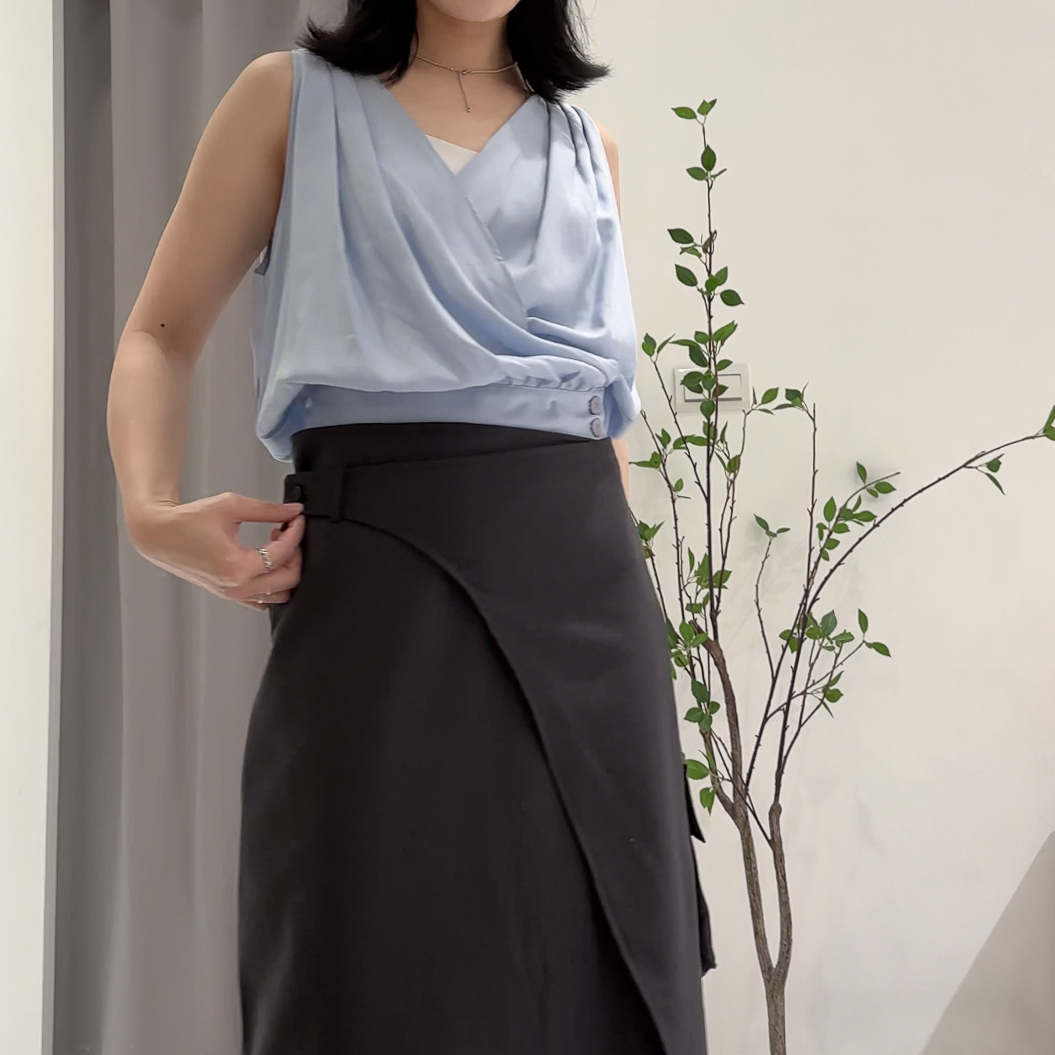 設計交錯釦縮擺背心(粉/藍)