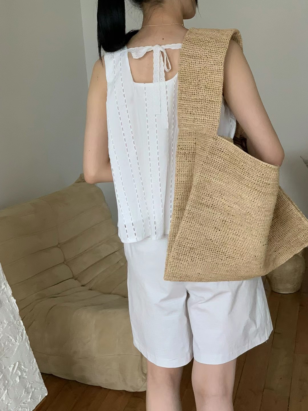小簍空布紋後打結背心(白)