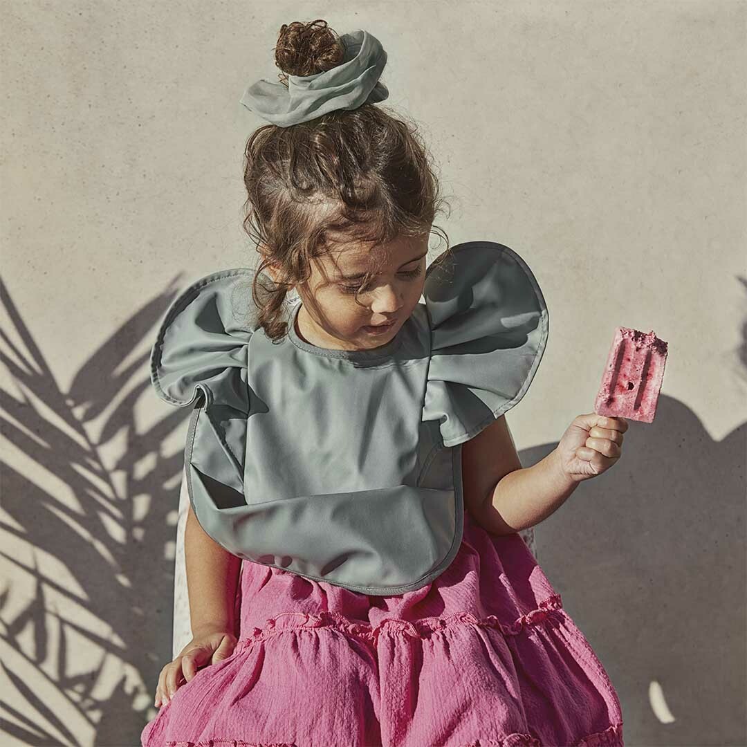 Elodie Details 防水口袋圍兜-土耳其藍(Deco Turquoise)