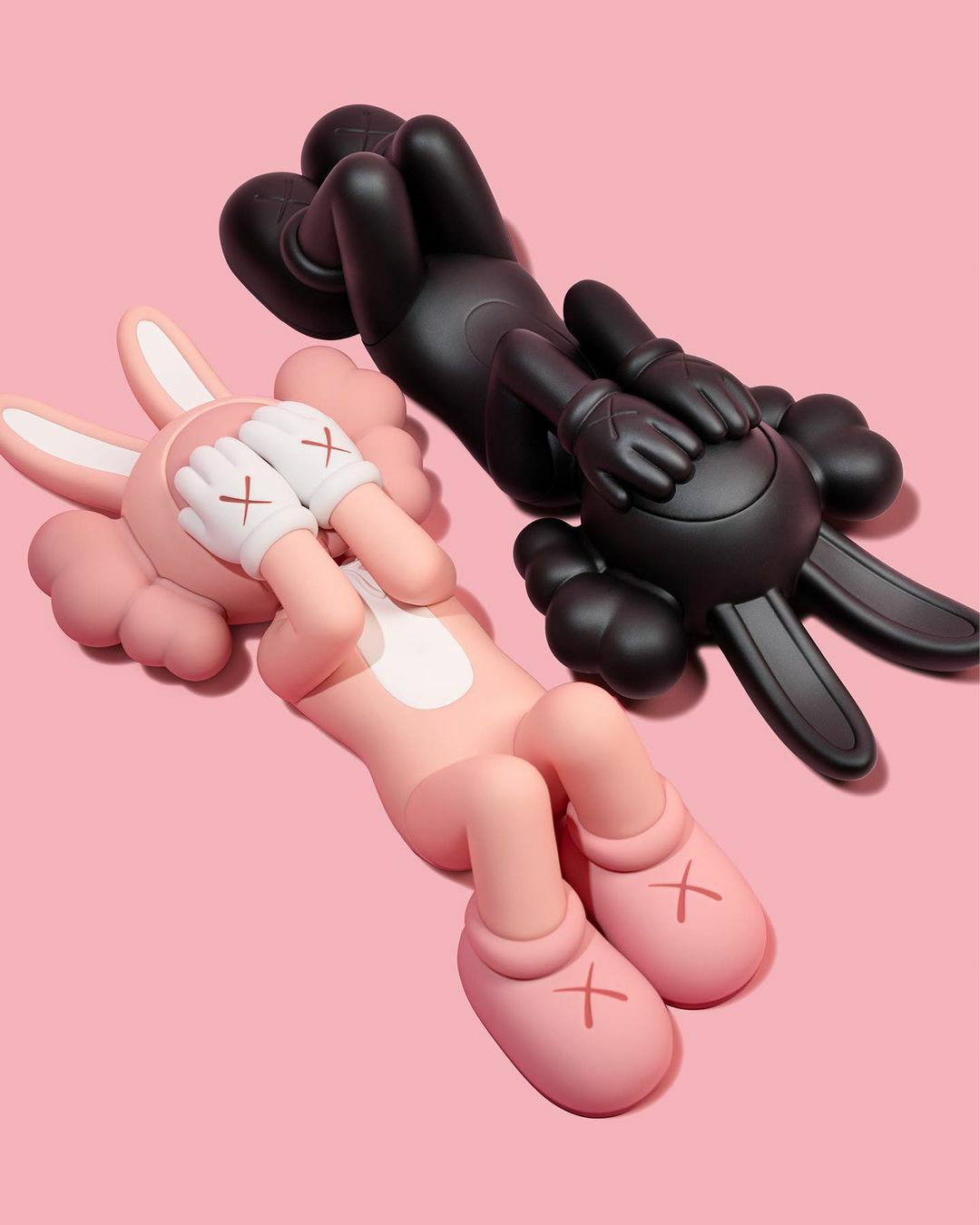 KAWS:HOLIDAY INDONESIA limited edition PINK/BLACK