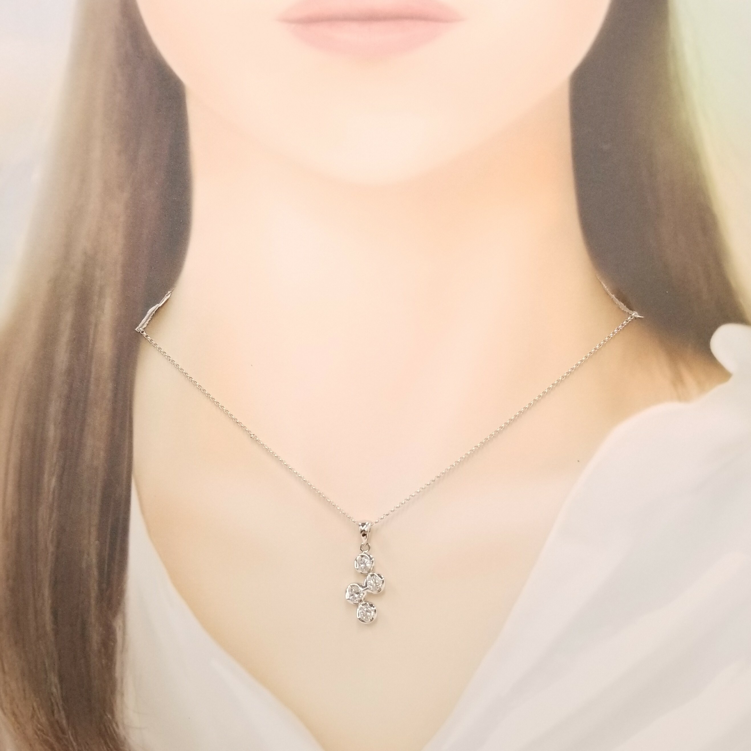 18K White Gold 0.62ct Diamond Pendant