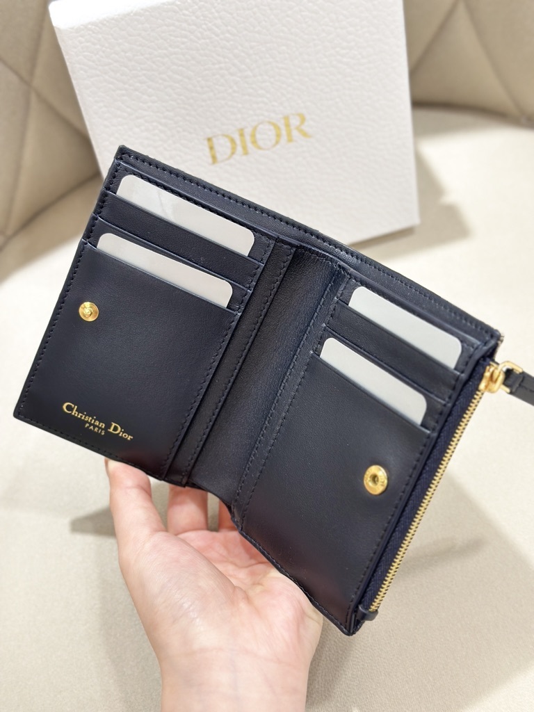 DIOR 30 Montaigne Dahlia Wallet