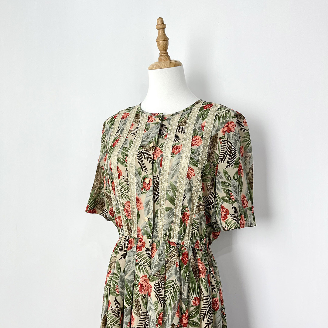 日本製蕾絲大花圖案連身裙