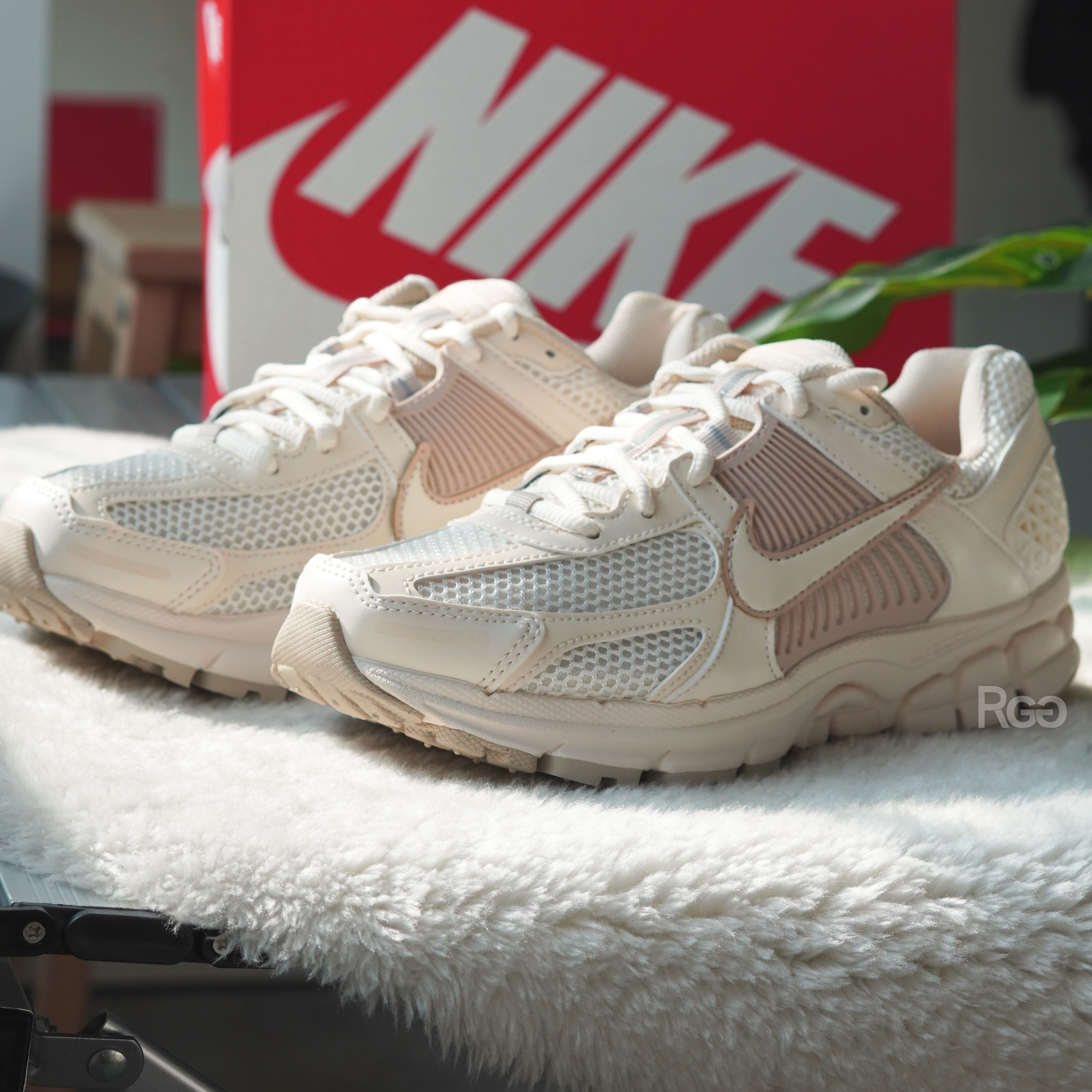 W Nike Zoom Vomero 5 燕麥奶茶 (FQ6868-111)