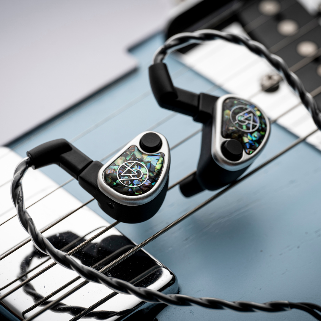 64 Audio NIO Galaxy 美品