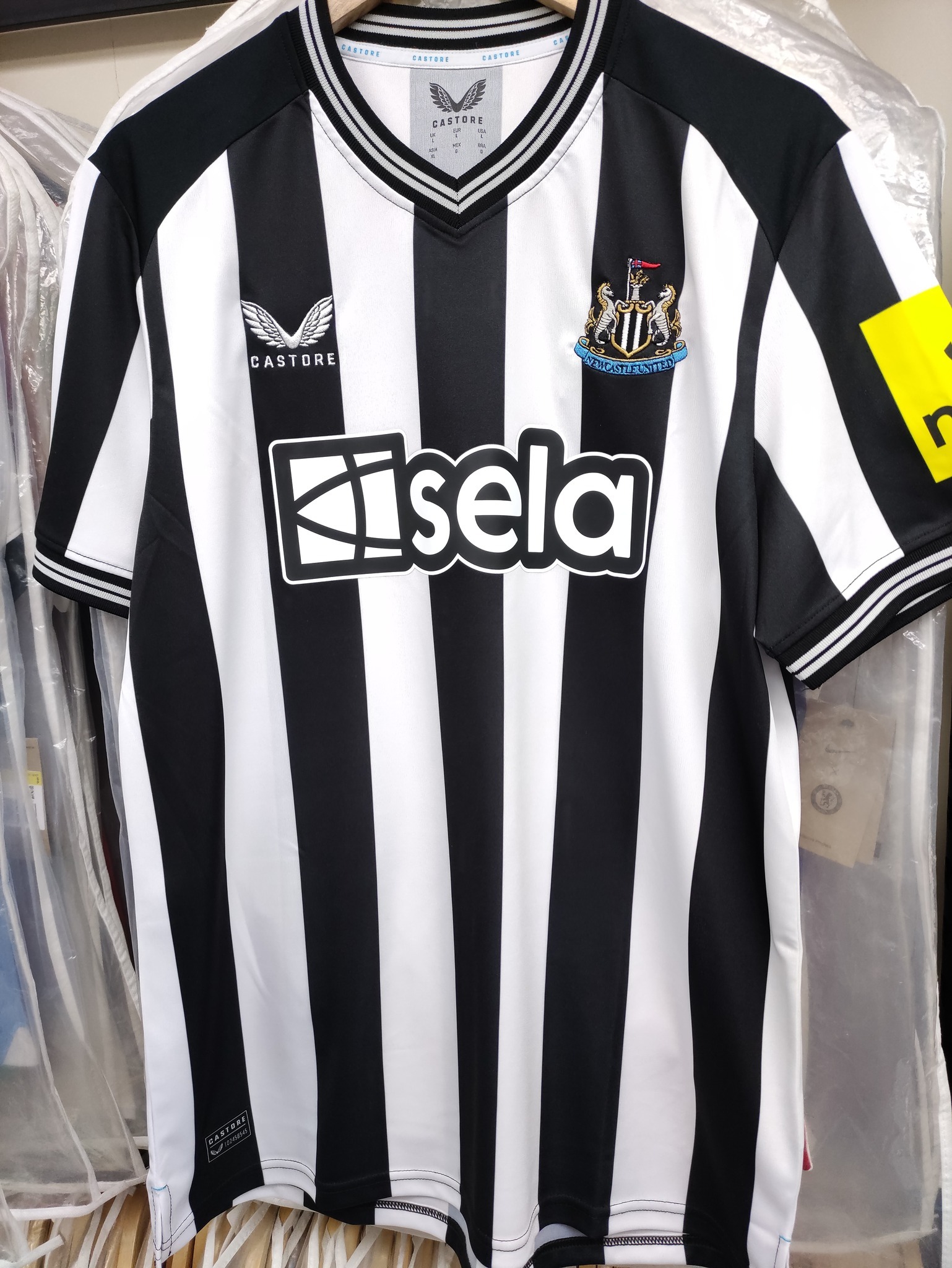 23-24紐卡素主場球迷版球衣