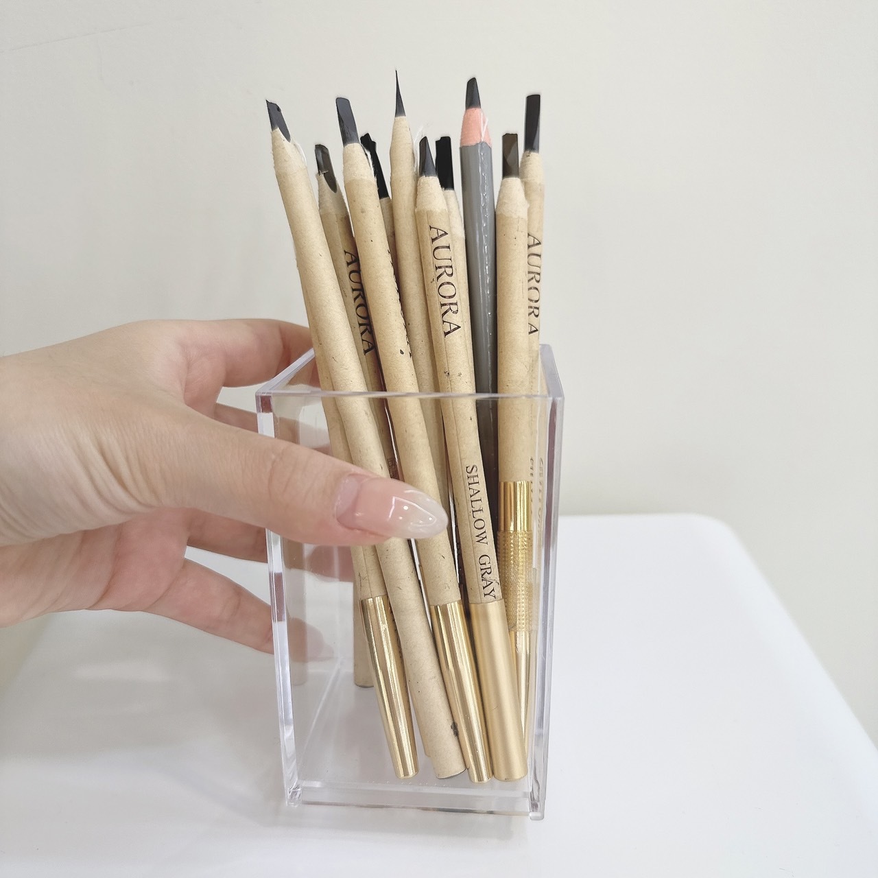 【Aurora】無印風壓克力筆筒