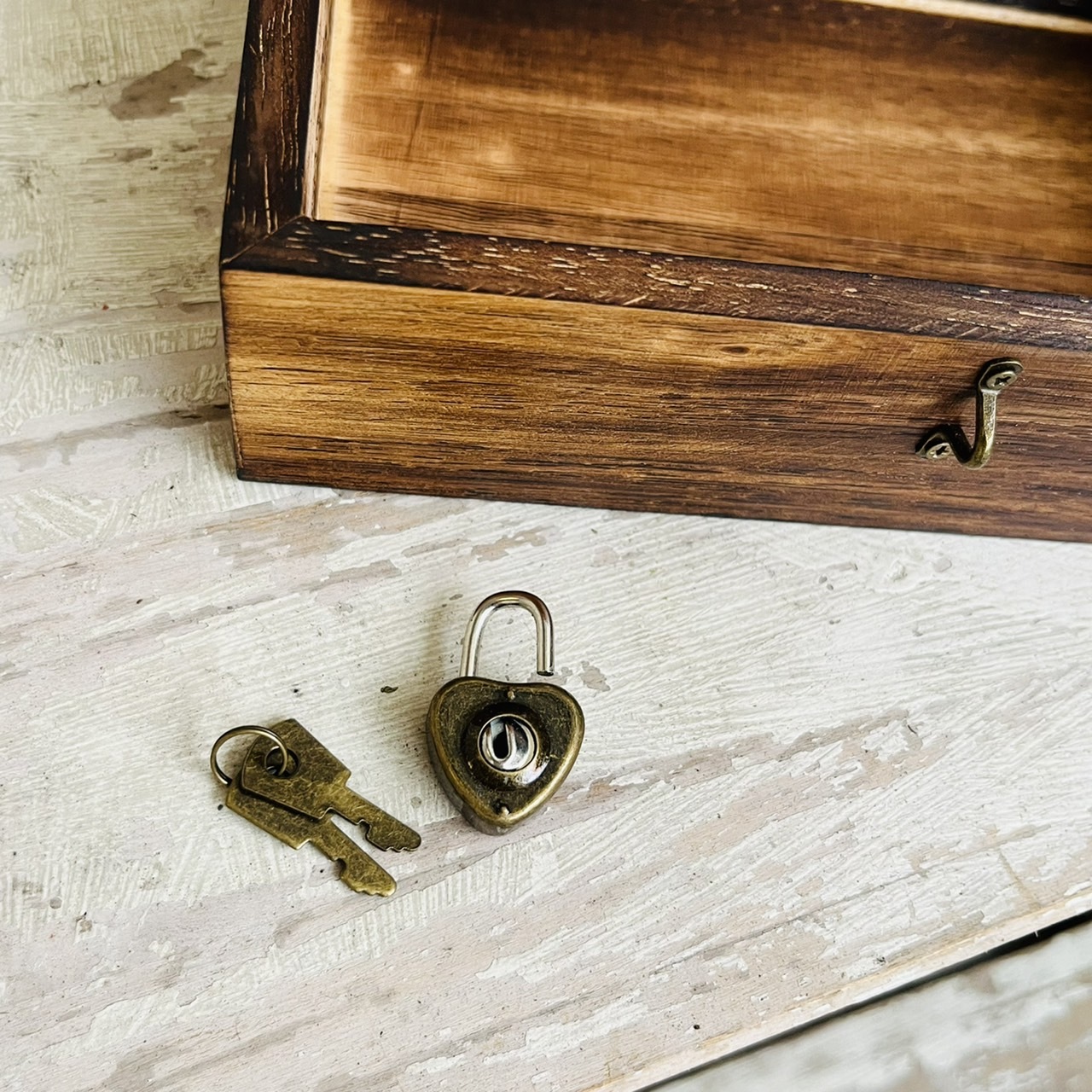 [原石] 五芒星原木水晶收納盒 附銅鎖