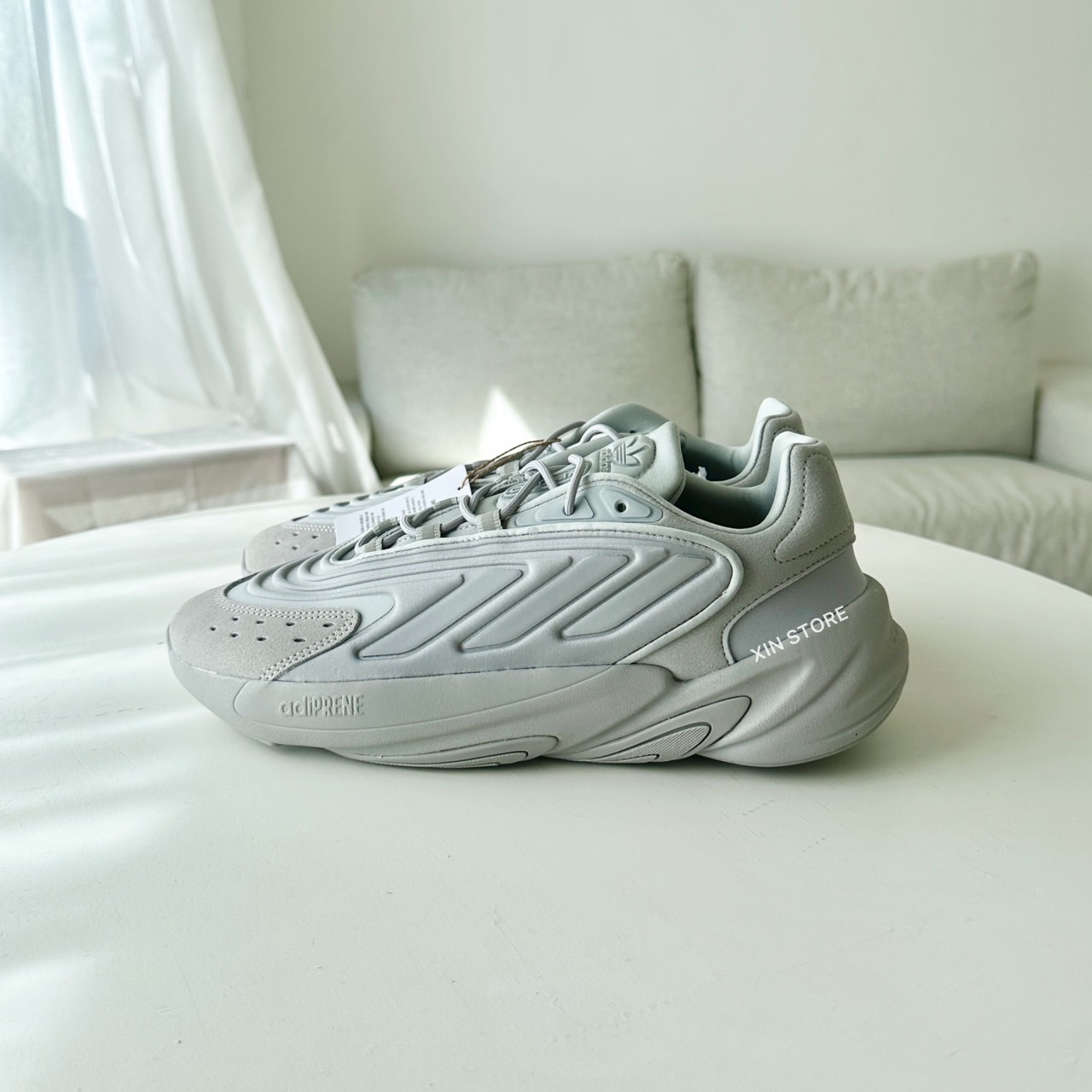 Adidas Ozelia 小Yeezy 700 反光拼接麂皮增高老爹鞋黑白淺灰卡其