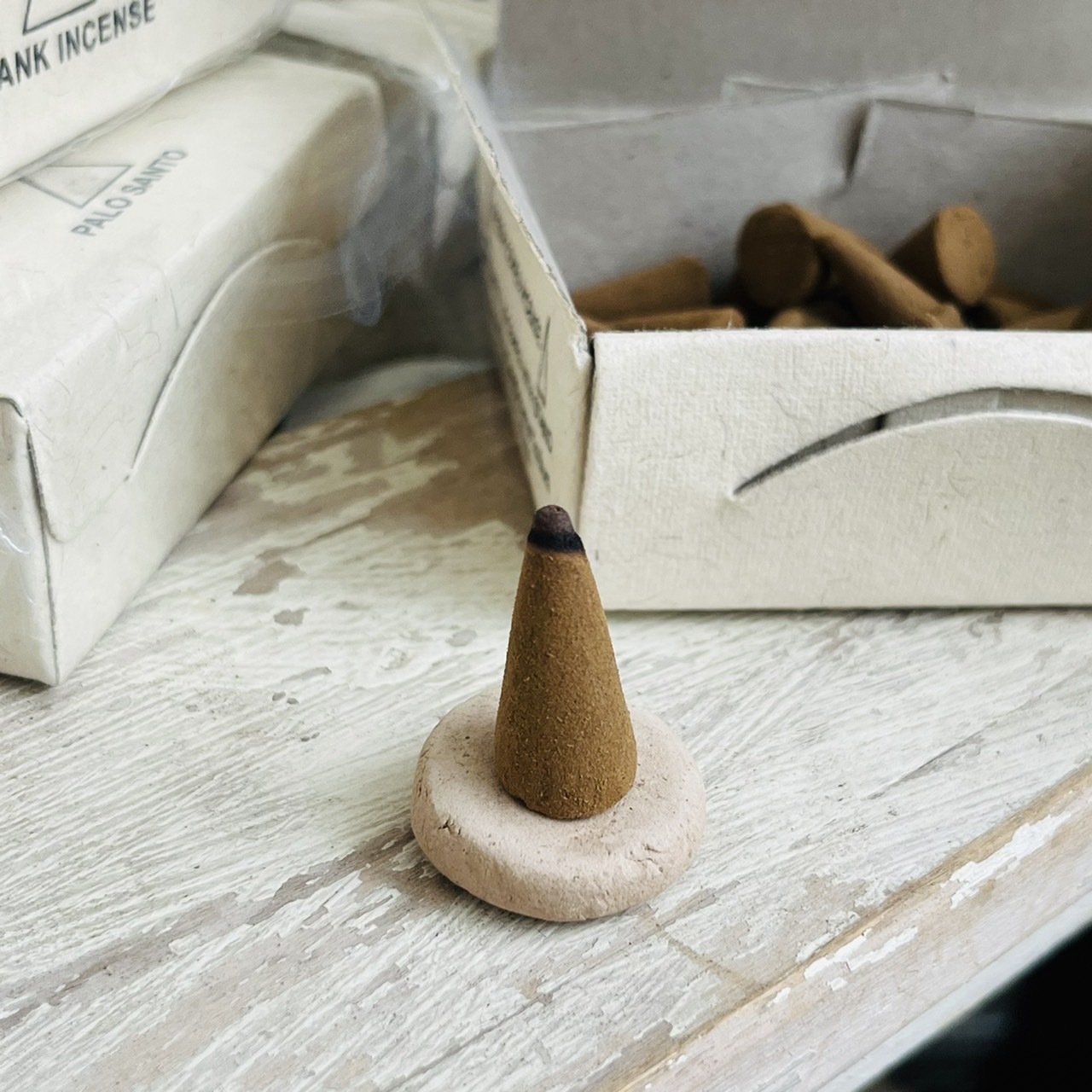 [原石] Lotus 尼泊爾 天然草本藏香 香塔 薰香 塔香 香椎