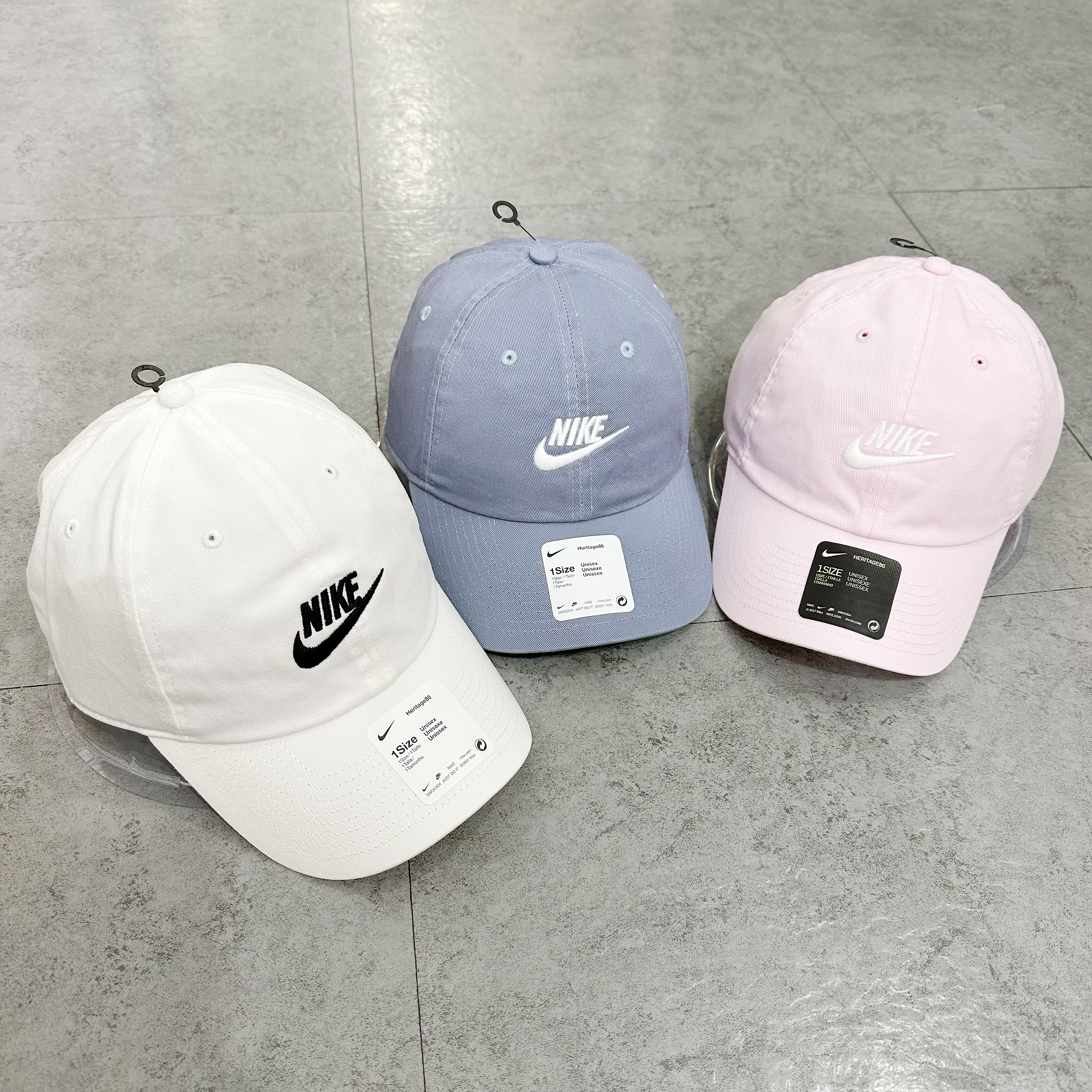 NIKE SMALL LOGO CAP帽