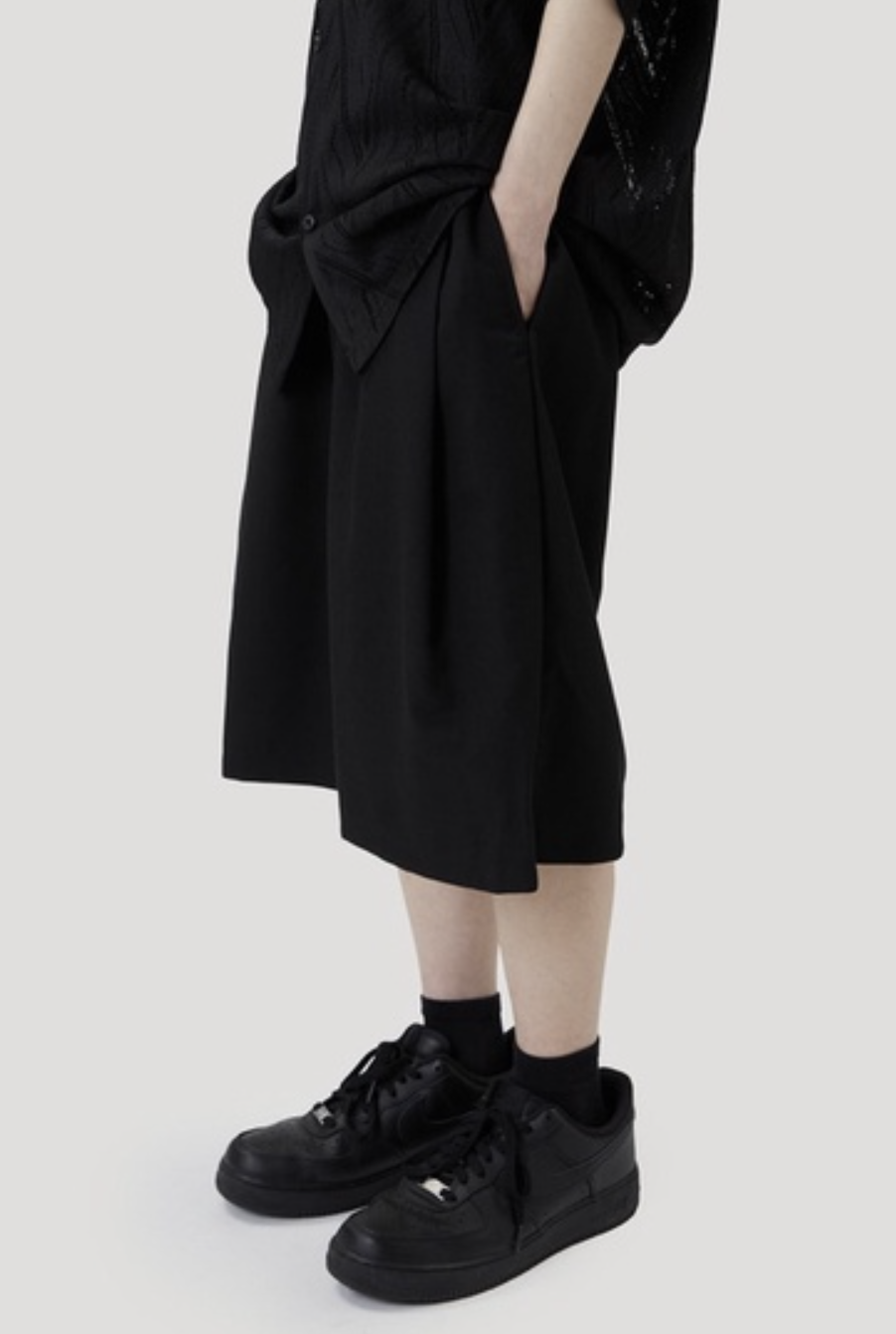 韓國 Raucohouse 休閒打摺西裝短褲 寬口 西裝短褲 休閒短褲