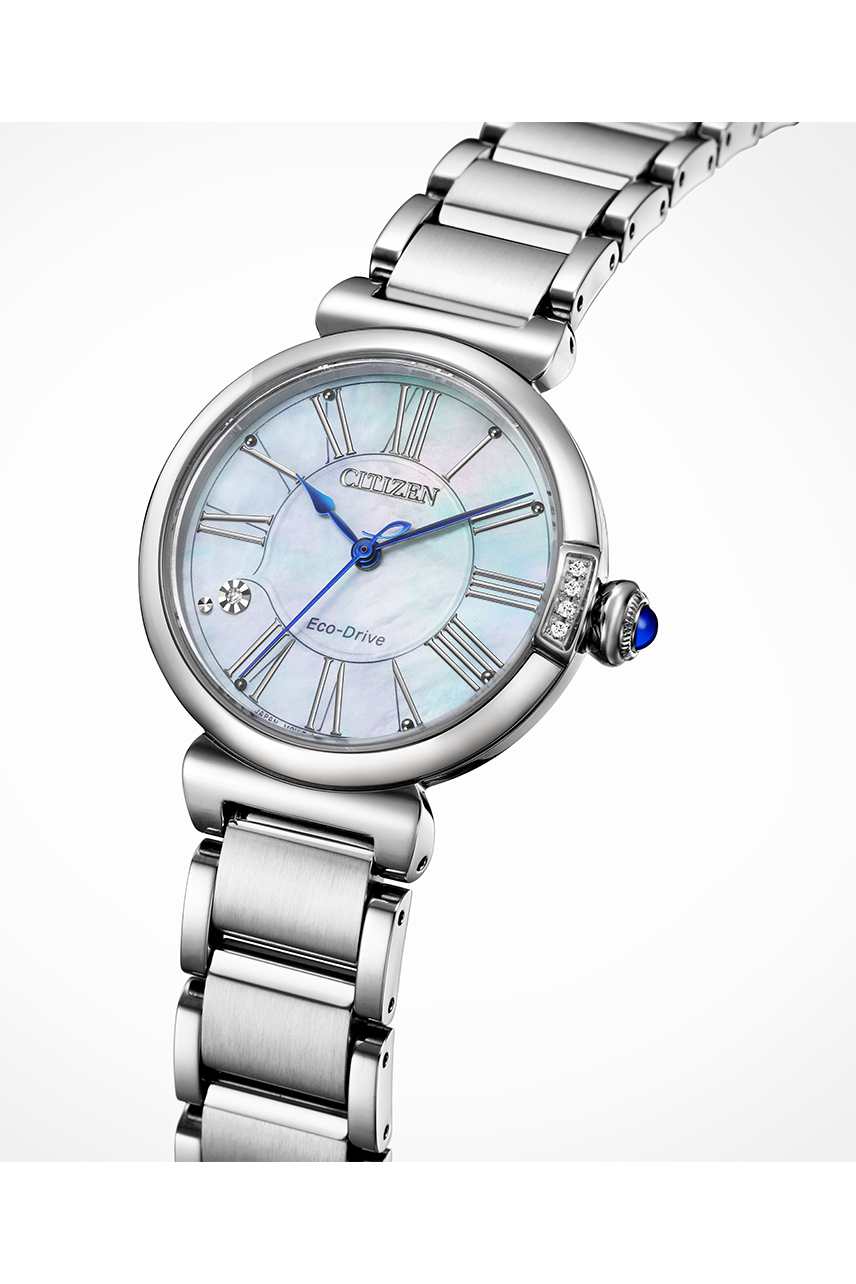 萬年鐘錶 - Citizen 星辰錶   L系列 幸福鈴蘭光動能女錶  EM1060-87N  錶徑 29.5MM