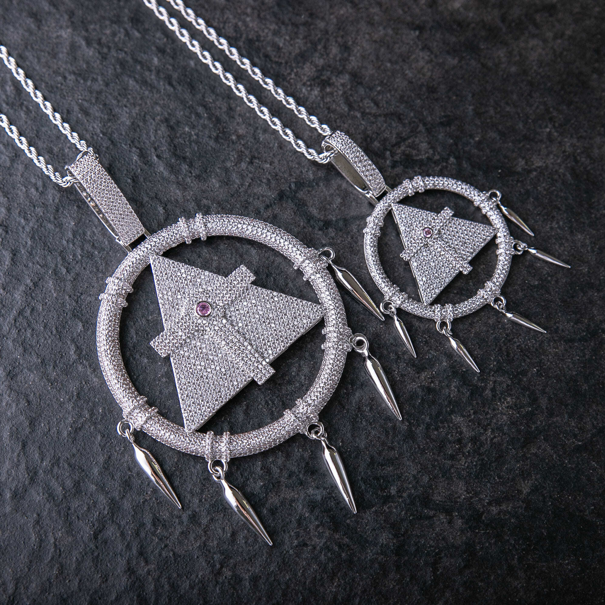 翻玩滿鑲千年輪墜飾