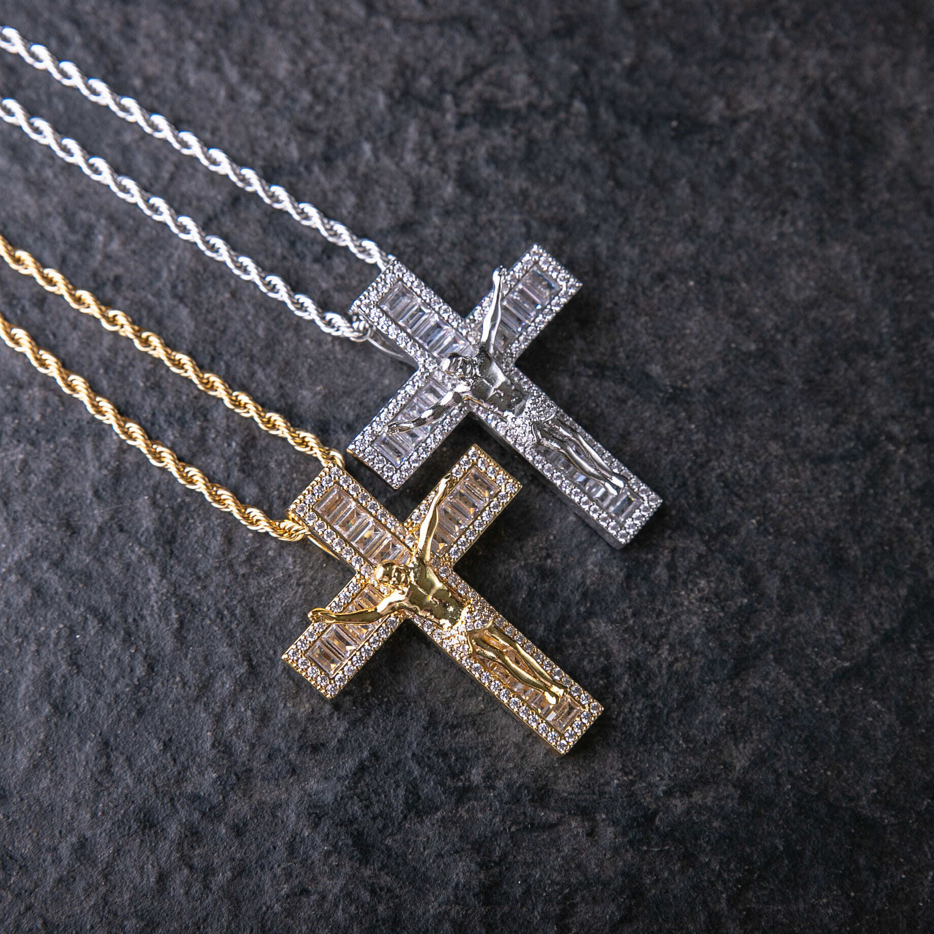 T方混鑲耶穌受難十字架墜飾