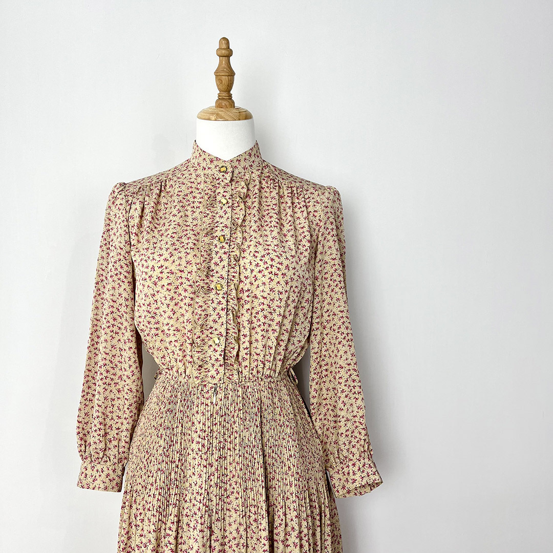 日本製小碎花Ruffle前襟連身裙