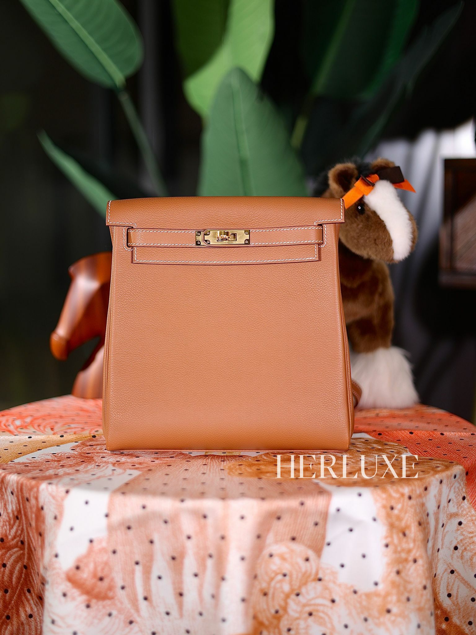 Kelly ado backpack 37 gold cc togo