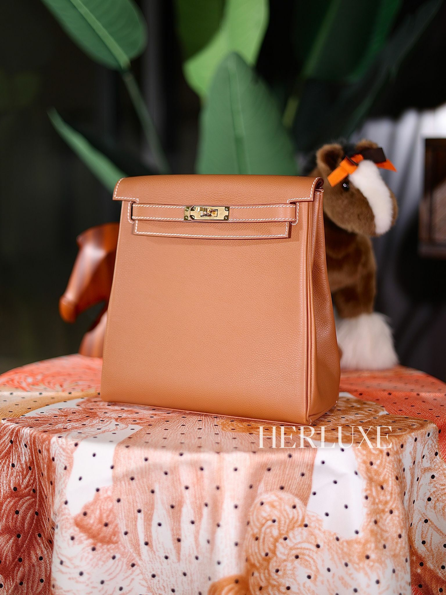 Kelly ado backpack 37 gold cc togo