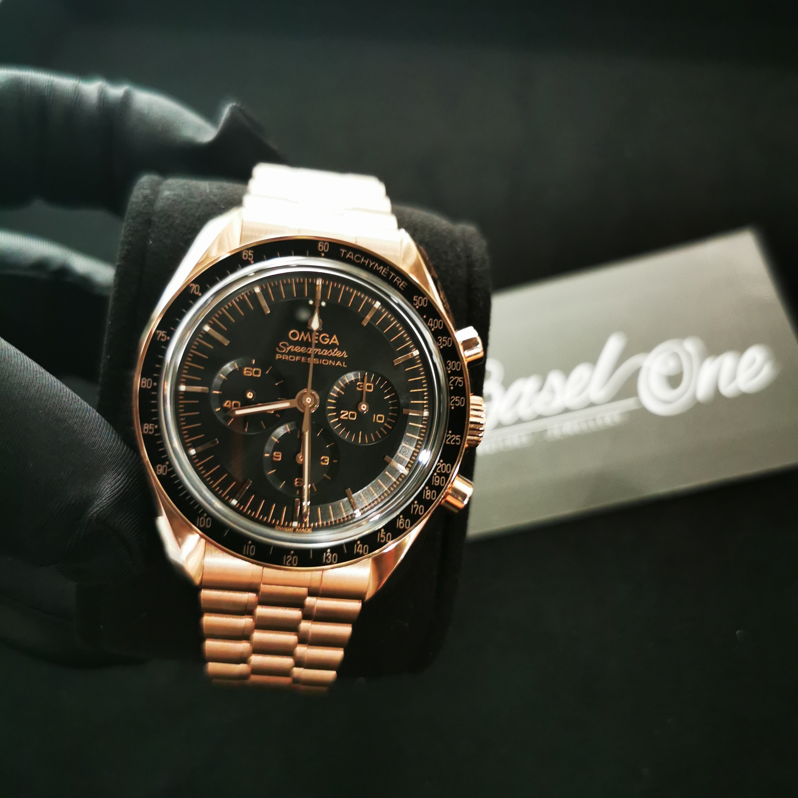BRAND NEW OMEGA SPEEDMASTER 310.60.42.50.01.001 31060425001001 MOONWATCH PROFESSIONAL SEDNA GOLD CO‑AXIAL MASTER CHRONOMETER CHRONOGRAPH 42MM
