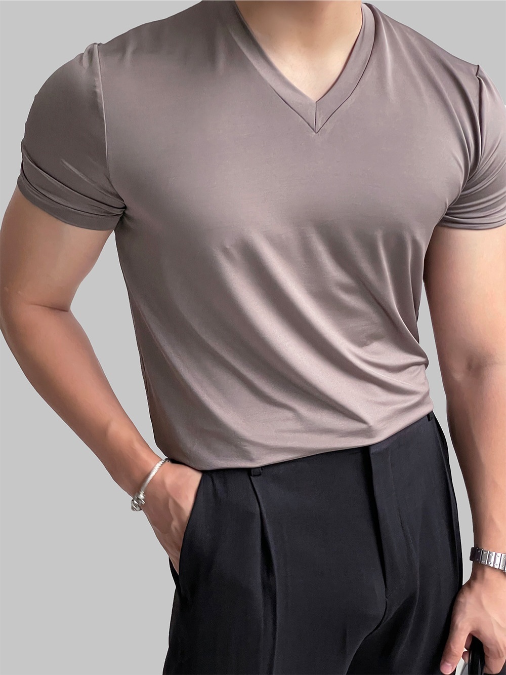 緞面V領肌肉短袖上衣