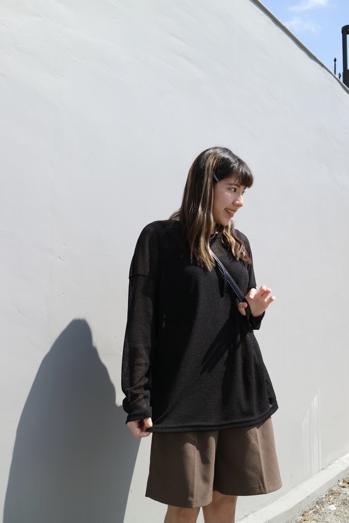 [4色入 ] 必入手薄身Oversize Top ( Black)