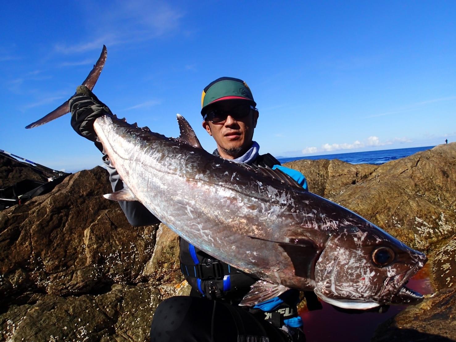 MC WORKS' RAGING BULL 95SD SHORE CASTING ROD MC WORKS' RAGING BULL 95SD SHORE CASTING ROD
