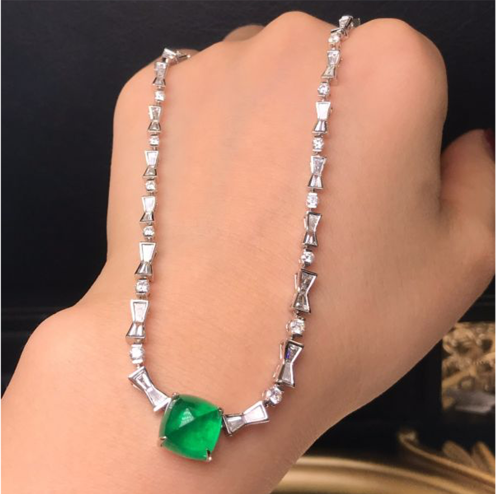 5.35ct 18k祖母綠糖塔頸鏈
