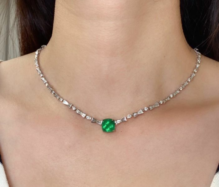 5.35ct 18k祖母綠糖塔頸鏈