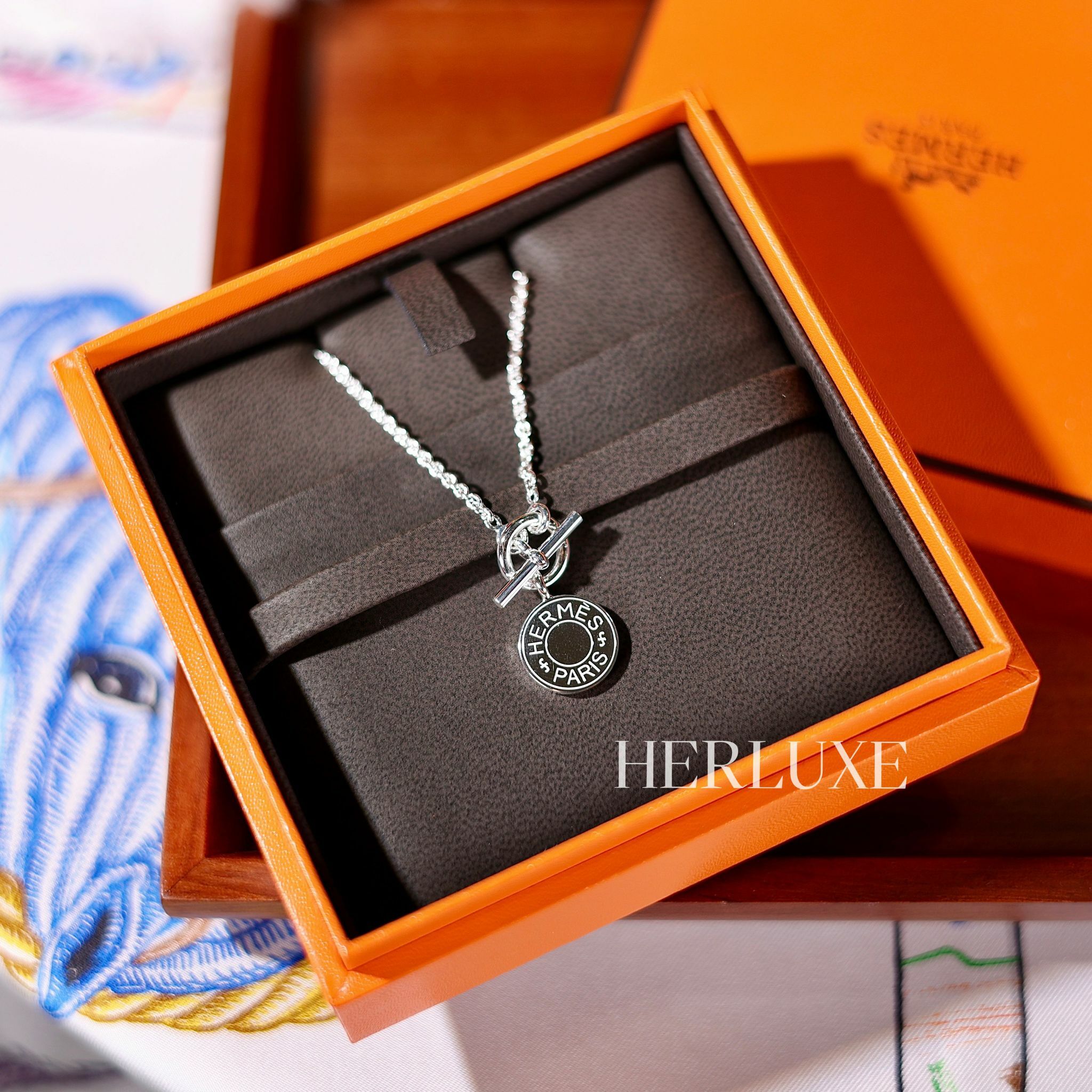 Amulettes H Confettis pendant 925 silver necklace