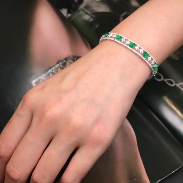 3.89ct 18K糖塔祖母綠手鍊