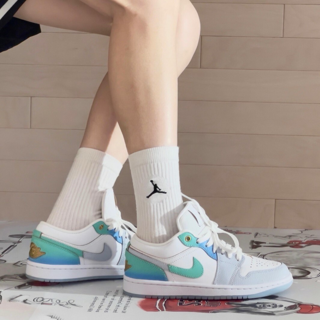 <快速出貨>Nike Air Jordan 1 Low SE "Emerald Rise" 白藍 冰藍 漸層 冰底 運動鞋 女鞋