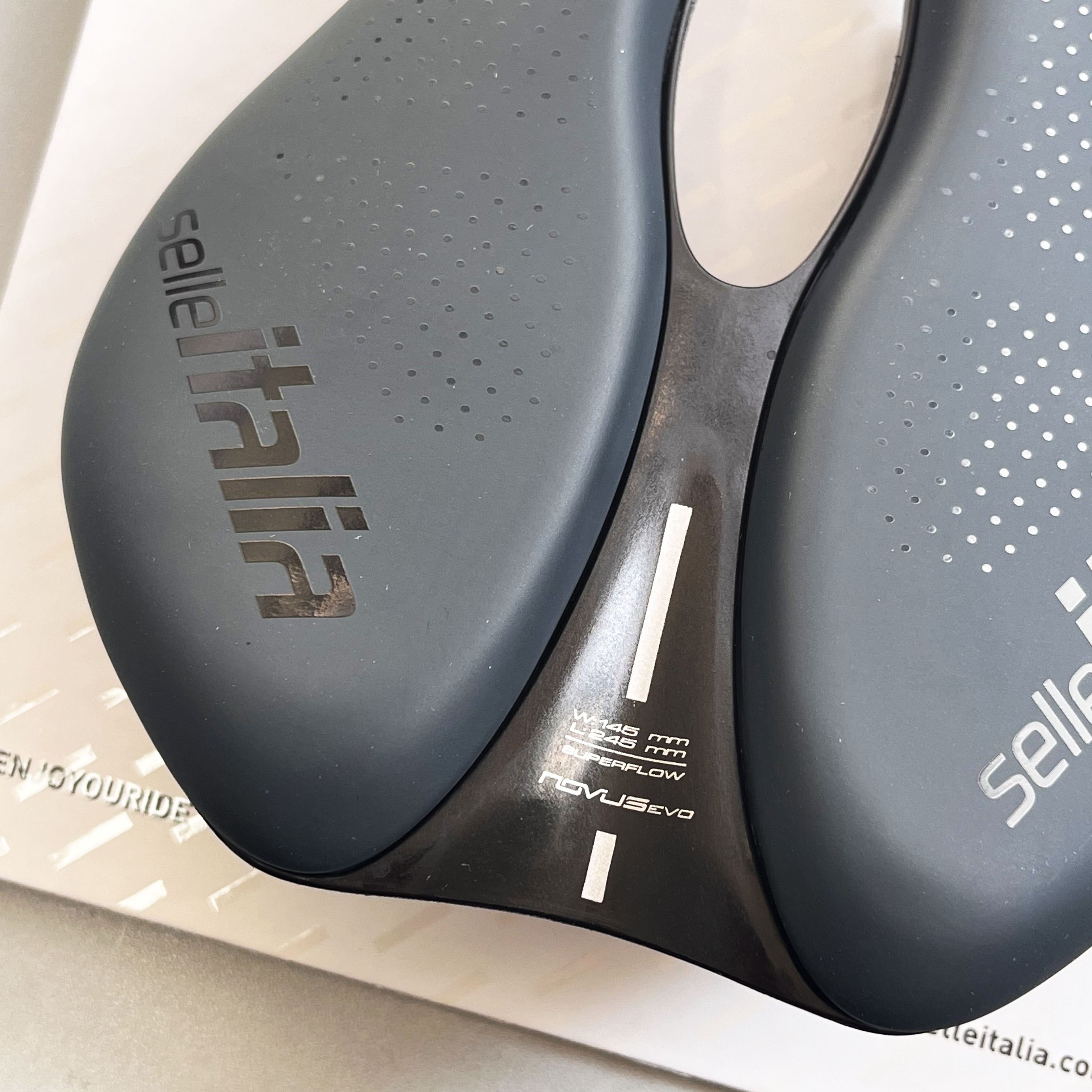 Selle Italia Novus Boost Evo Gravel TM Superflow 錳軌座墊
