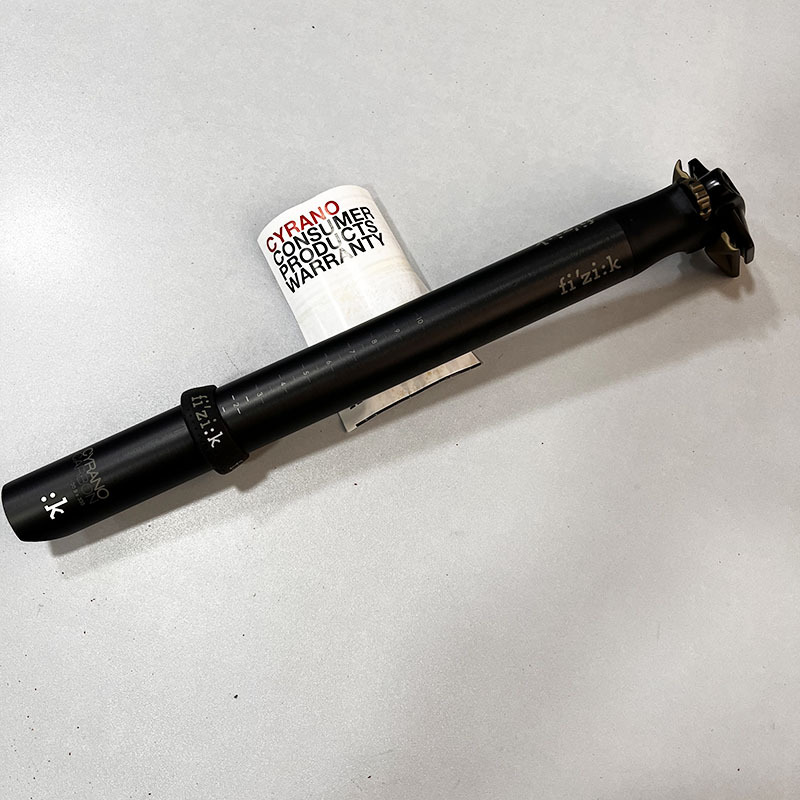 Fizik Cyrano R1 25mm offset 碳纖維座管