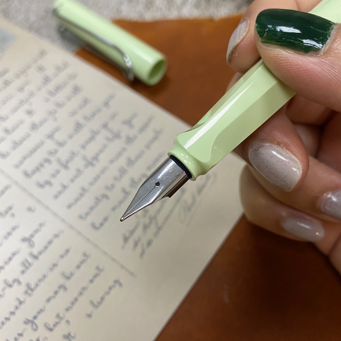 LAMY Safari 狩獵鋼筆_粉綠F尖