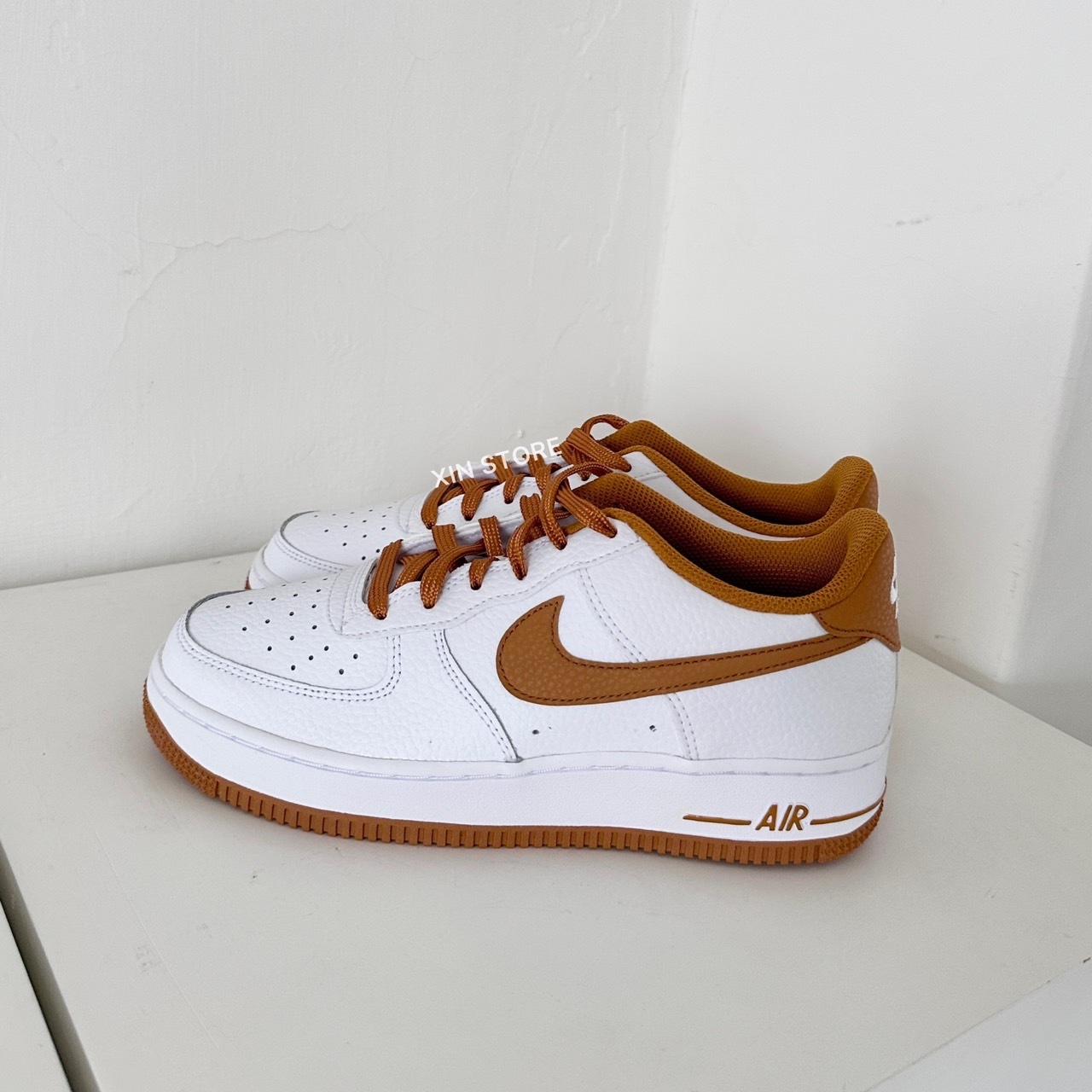 【現貨】Nike Air Force 1 GS 低筒 荔枝皮 拼接 泰奶橘