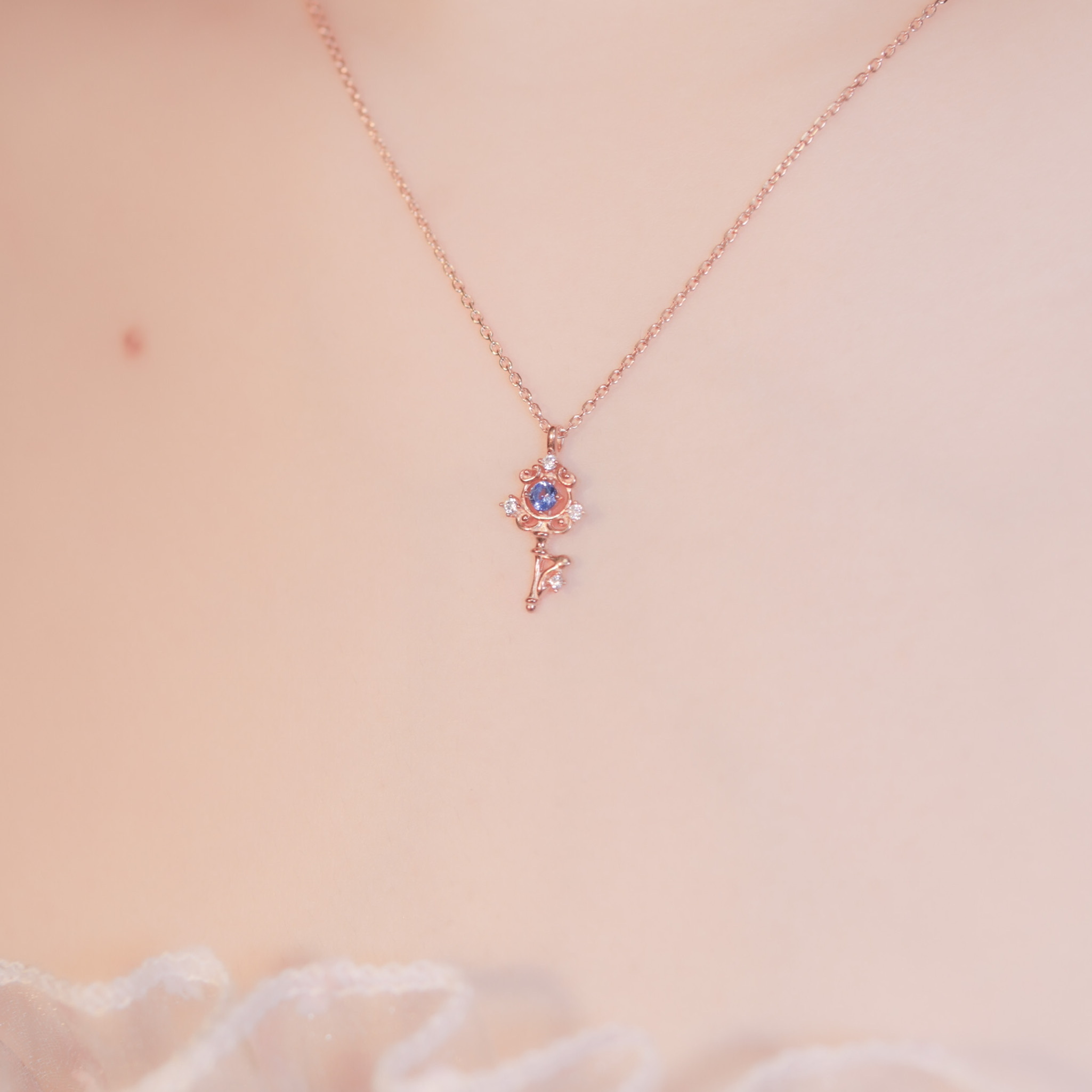 | 925 Silver・ Rose Gold | Key Of Pumpkin Carriage Necklace  | NE0669 |