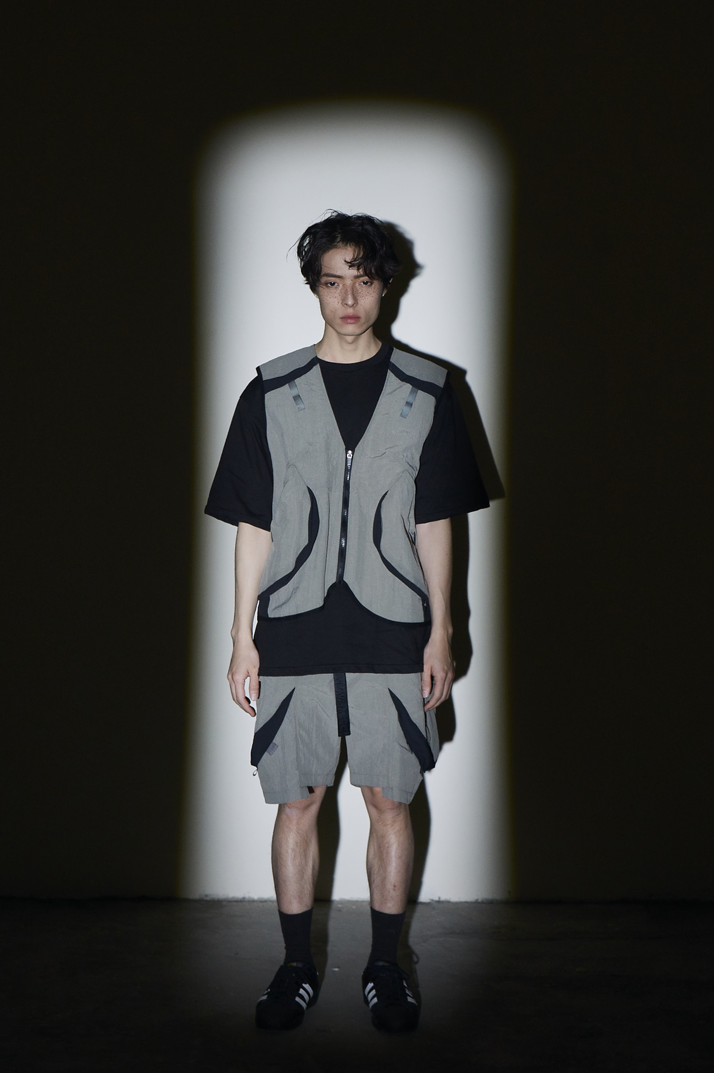 蟲翅造型尼龍短褲-灰綠