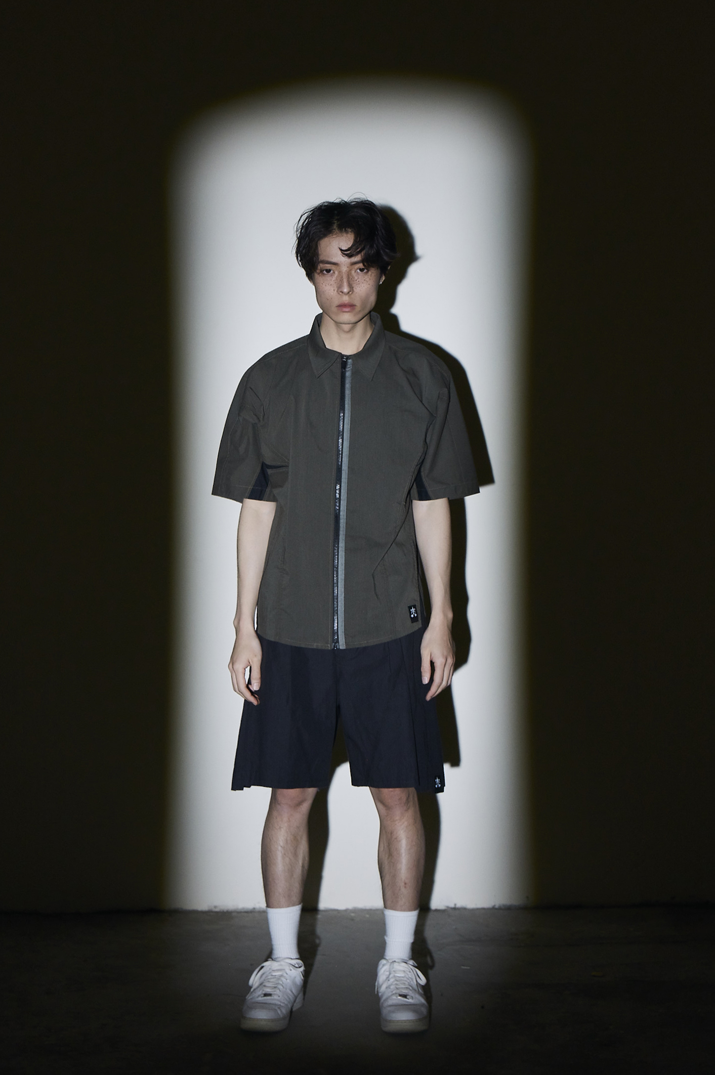 後透氣連肩襯衫- 橄欖綠