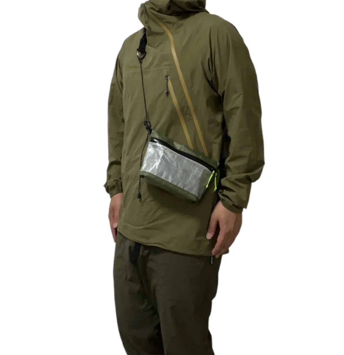 MOUNTDOOR YM Anywhere Sacoche 隨身斜背包 - 綠/白