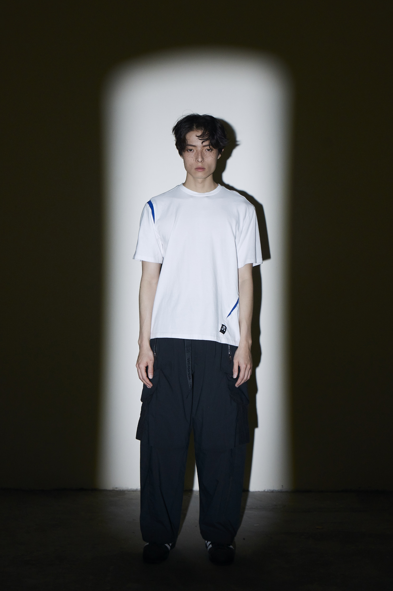 裂紋撞色寬鬆Tee- 白