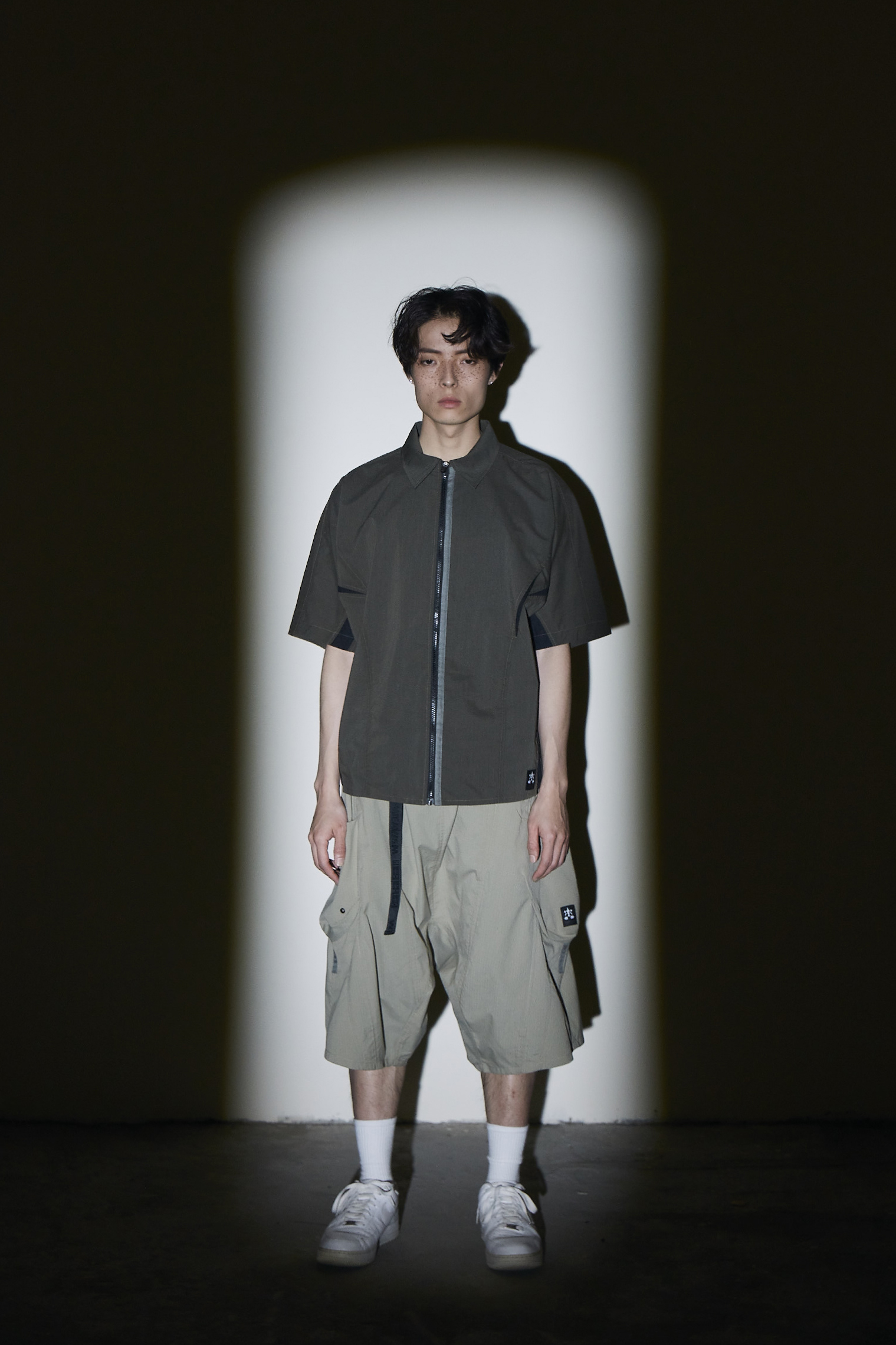 立體袋膝下飛鼠褲- 卡其