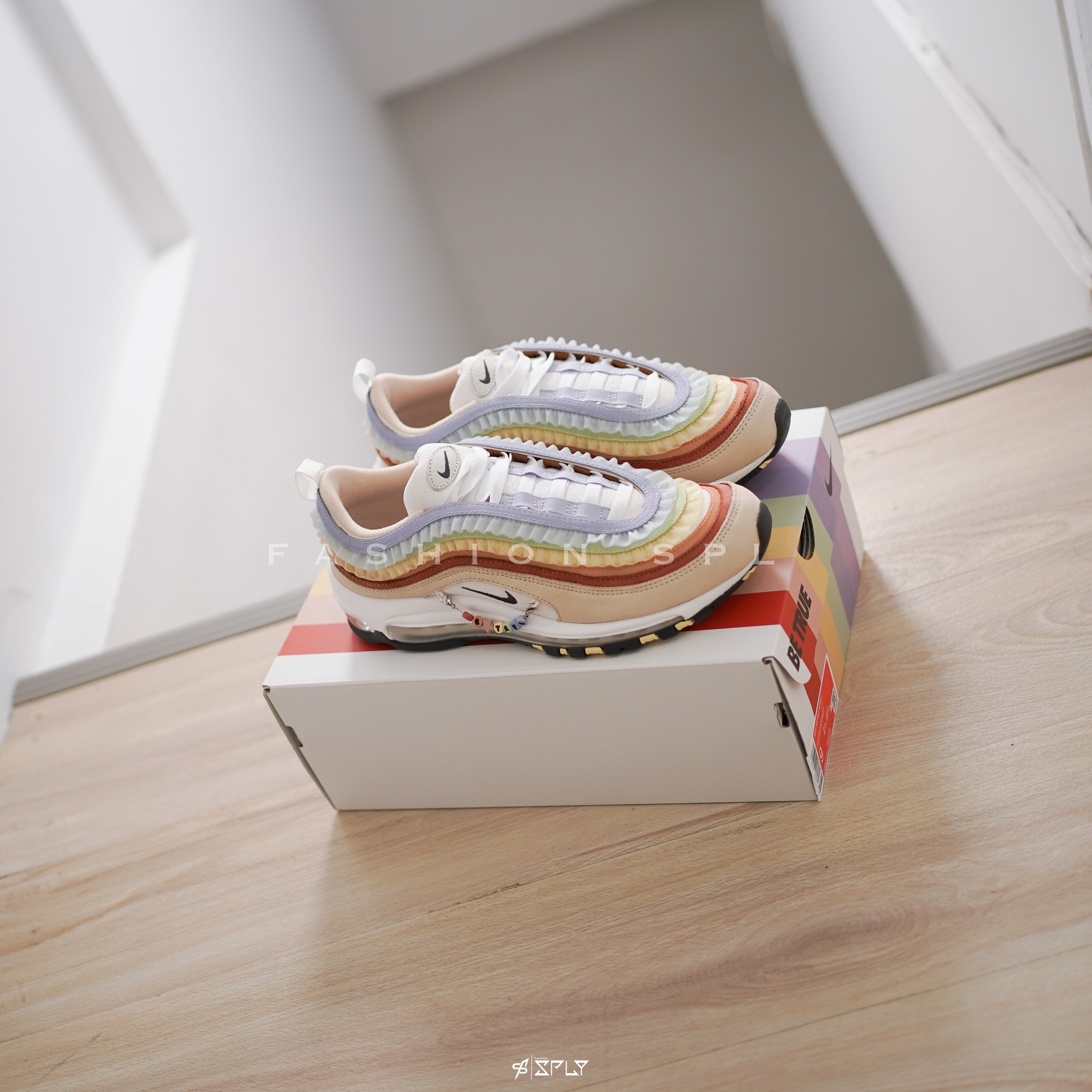 Nike Air Max 97 Be True 彩虹緞帶 FD8637-600