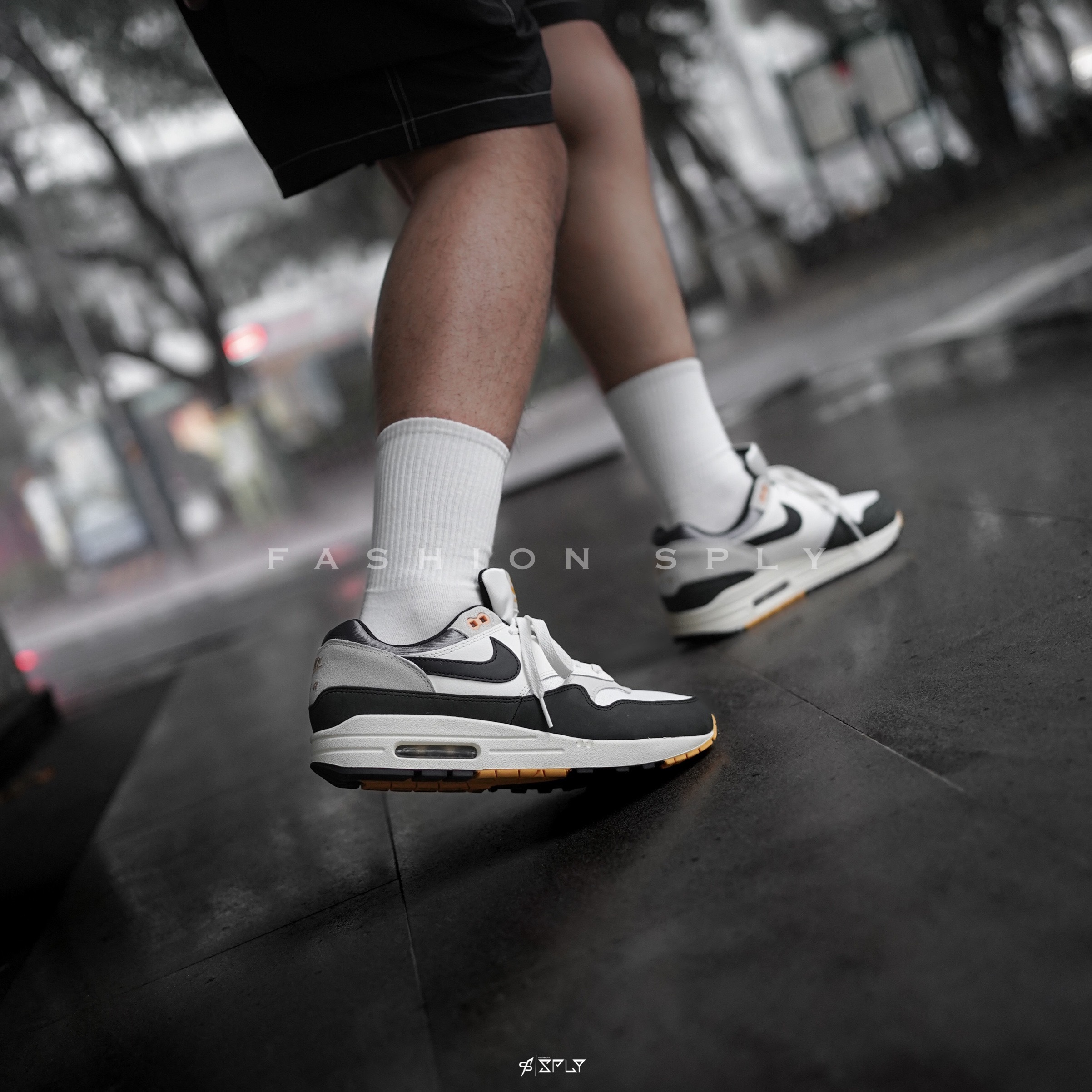 Nike Air Max 1 University Gold 灰黃 FN7487-133