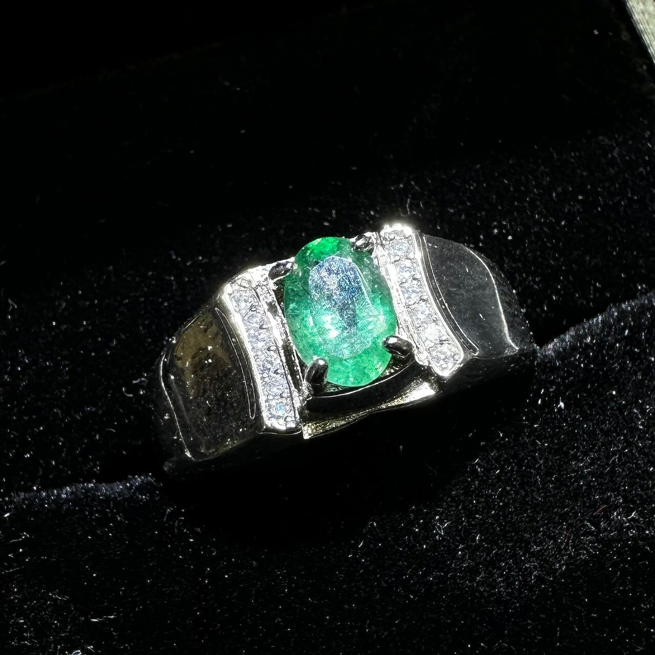 925銀祖母綠男戒